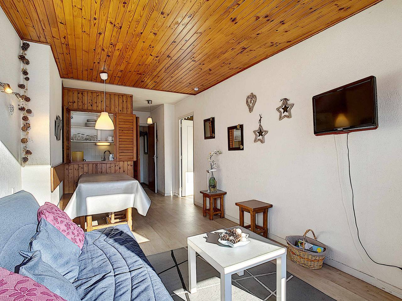 Entire apartment, La Clusaz Apartment 6 ppl with balcony in La Clusaz, Annecy region