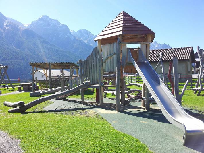 Ganze Ferienwohnung, Ferienhof Pua - Erlebnisferien auf dem Bauernhof - Ferienhof Pua - Obergeschoss in Sent, Unterengadin
