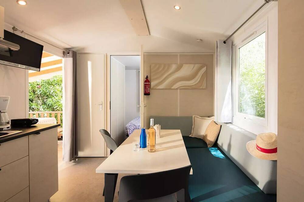 Mobil-home Relax Tv - 2 chambres - 4 personnes in Le Grau-du-Roi, Côte méditerranéenne (France)