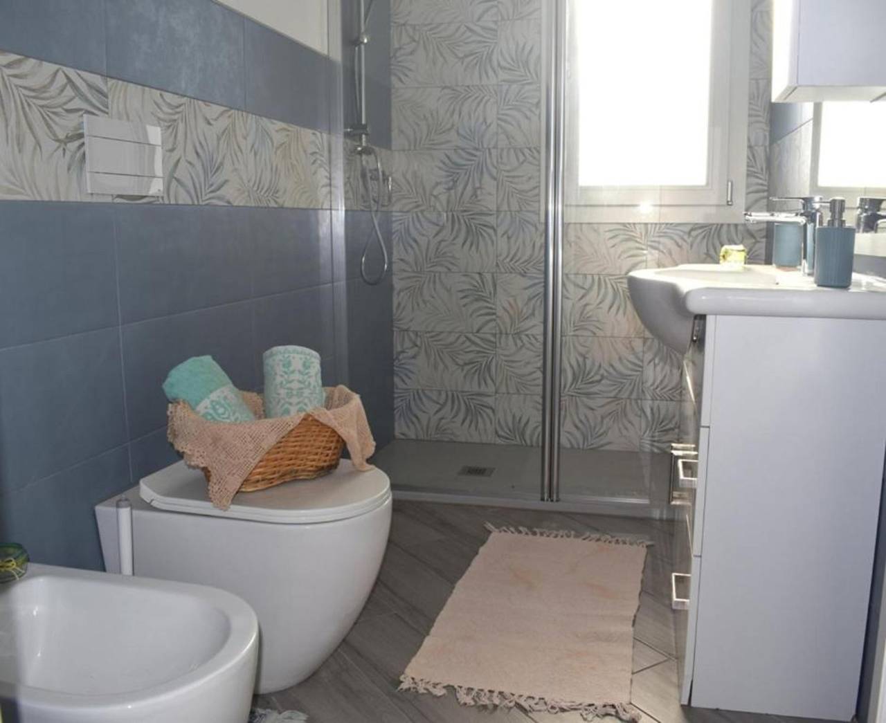 Moon - Camera doppia con bagno privato in Quartu Sant'Elena, Campidano