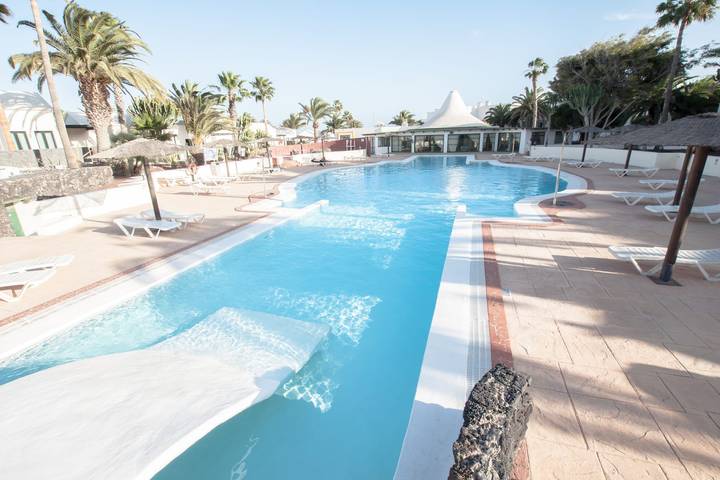 Apartment for 2 people, with Terrace and Pool in Costa Teguise
