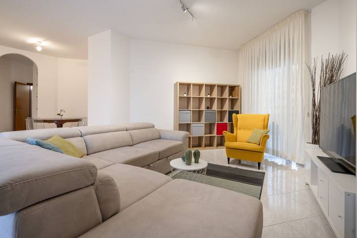 Ganze Wohnung, Ferienwohnung für 5 Personen mit Balkon/Terrasse in Palese, Bari