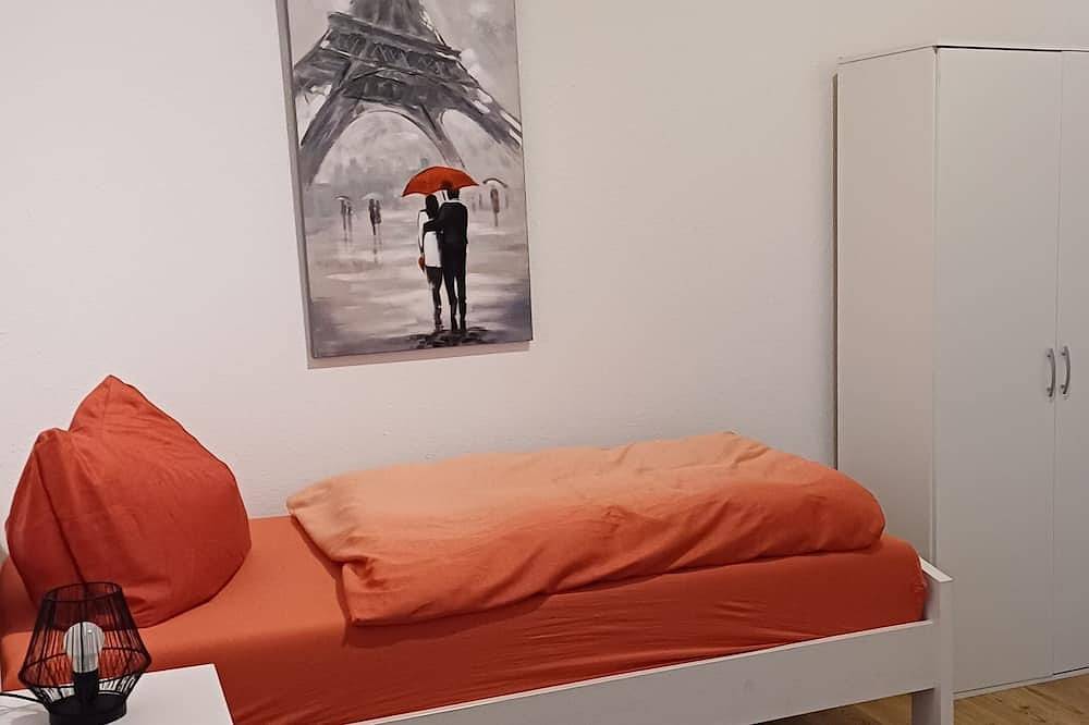 Ganze Wohnung, Großzügige Ferienwohnung Schmück mit kostenfreiem Wlan und viel Ausstattung in Rödental, Oberes Maintal - Coburger Land