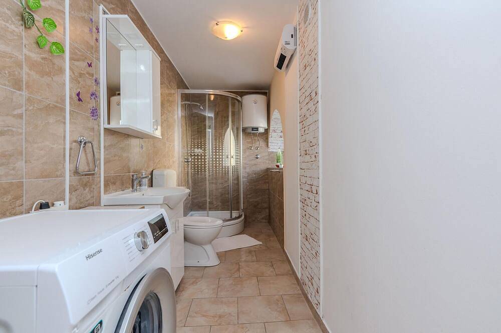 Apartamento entero, Magnífico apartamento de 1 dormitorio en Zaton. in Nin, Region de Zadar