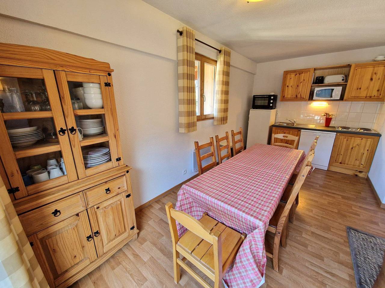 Apartamento entero, Amplio Apartamento Para 6/8 Personas con Fácil Acceso a las Pistas in Valfréjus, Modane