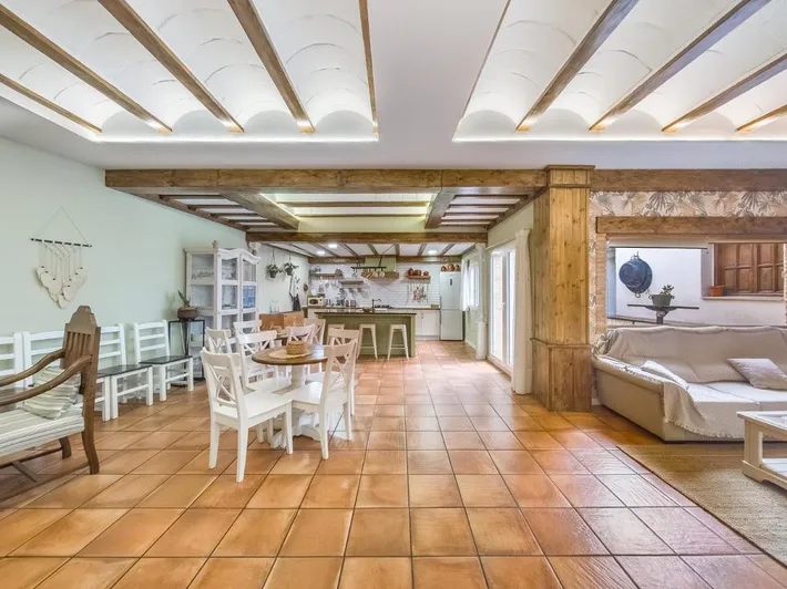 Casa de vacaciones para 15 personas, con balcón y piscina - 1