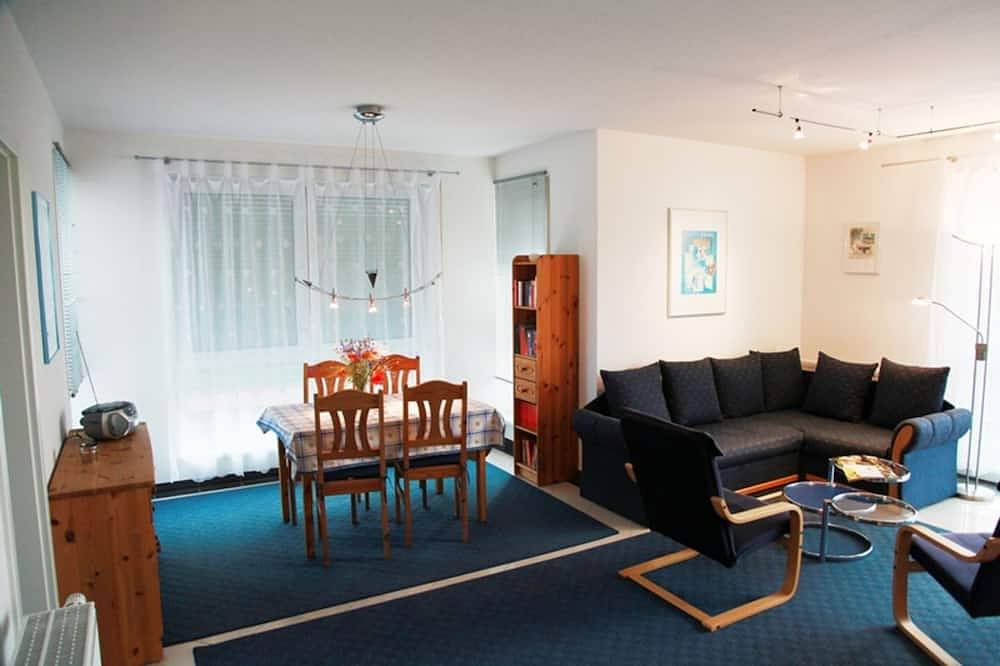 Ganze Wohnung, Ferienwohnung am Mirower See (mit Balkon) links Whg.2 - Ferienwohnungen am See in Mirow, Mecklenburg-Strelitz