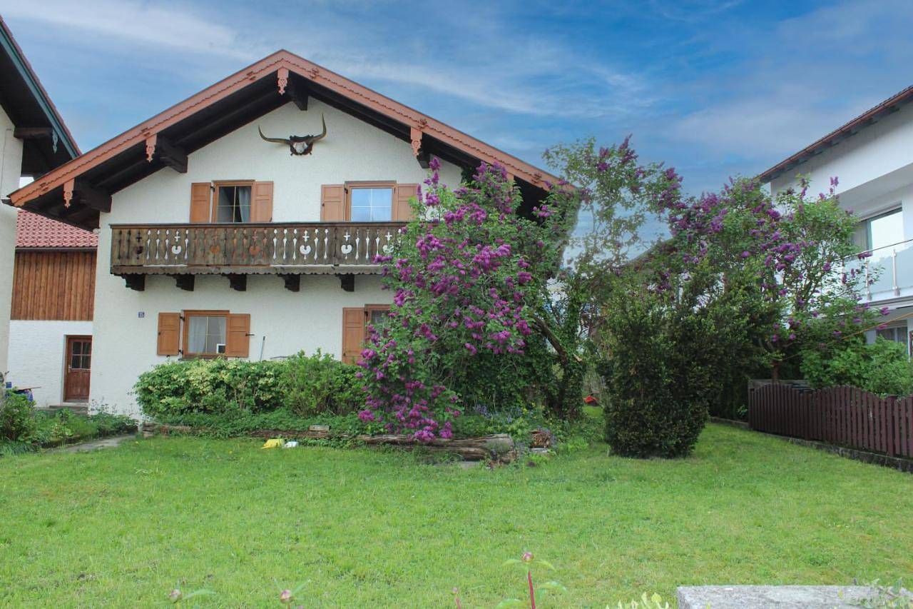 Ferienhaus mit Garten für bis zu 6 Personen in Rosenheim, Oberbayern