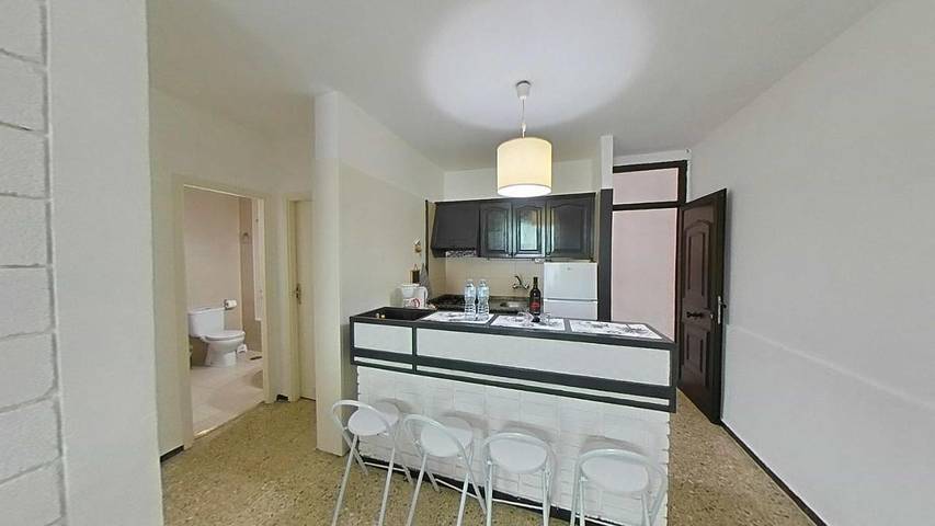 Entire apartment, Vacation Home 'Beautiful Apartment Tenerife South' with Shared Pool & Wi-Fi in Playa de las Américas, Arona