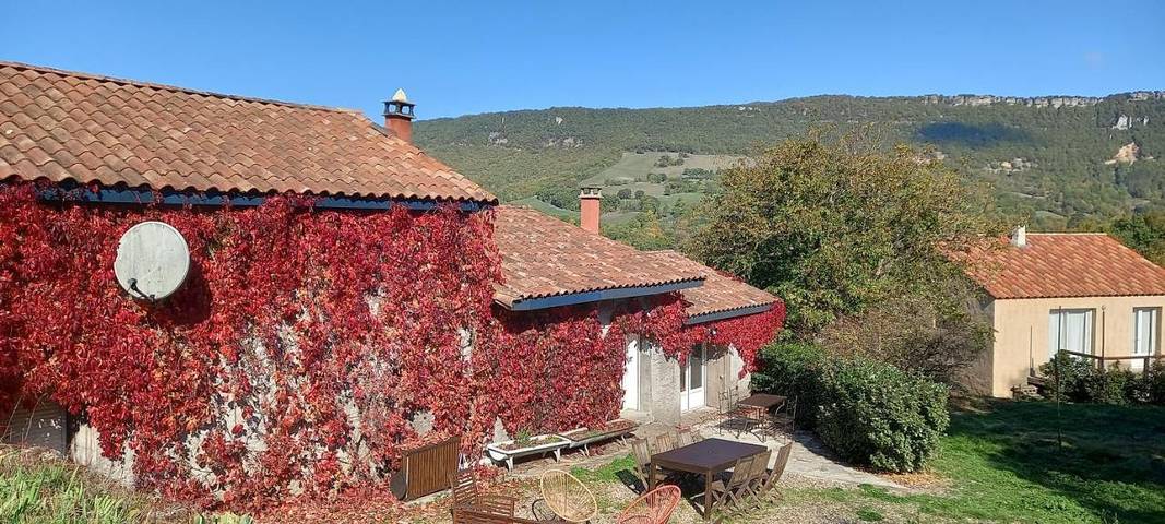 Location de vacances pour 8 personnes, avec Terrasse et Vue dans Saint-Beaulize