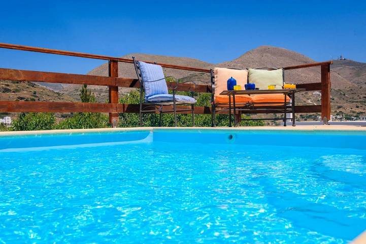 Schöne Villa mit Pool direkt am Meer, Wifi, 8 Pers. | Syros, Kykladen in Syros