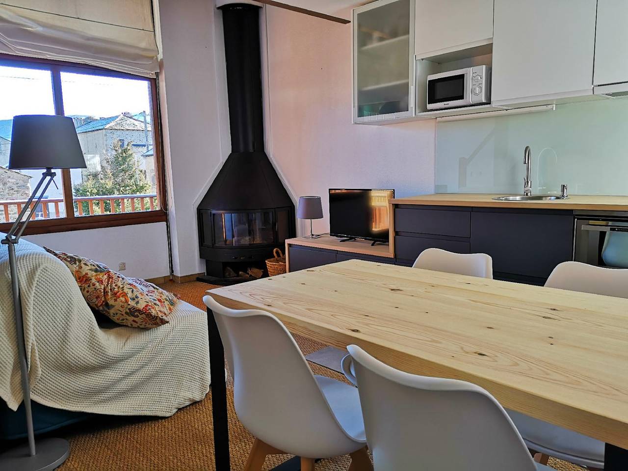 Appartement de vacances entier, Appartement 2 ch. Terrasse, Vues, Cheminée et 6 Pers in Bourg-Madame, Parc naturel régional des Pyrénées catalanes