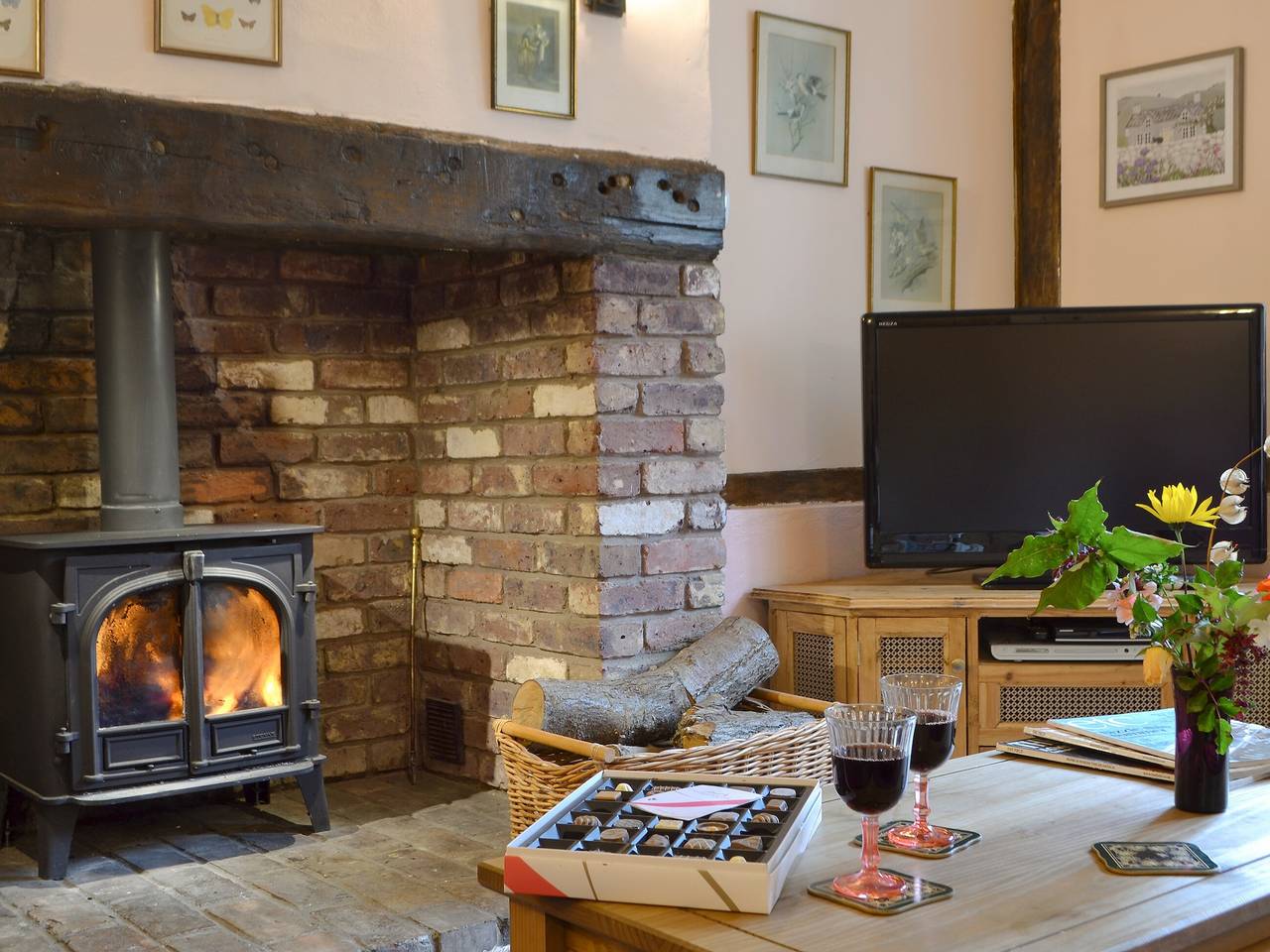 Henley Bridge Holiday Cottage in Ashburnham, East Sussex