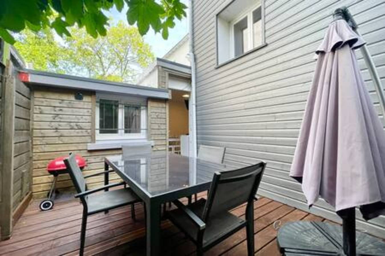 Apartamento entero, The Terrace - Near Downtown - Bbq in Saint-Nazaire, Côte de Jade