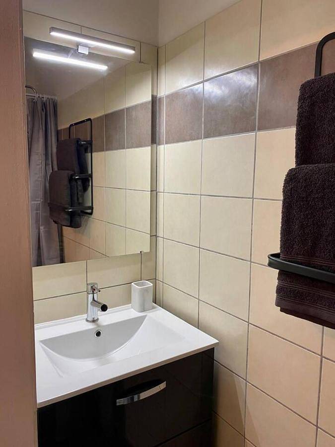 Gîte pour 3 personnes, avec terrasse à Lézignan-Corbières - 2