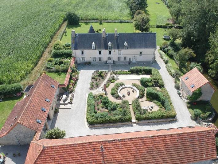 Chambre d’hôte pour 4 personnes, avec Terrasse et Jardin ainsi que Piscine et Vue à Brévands