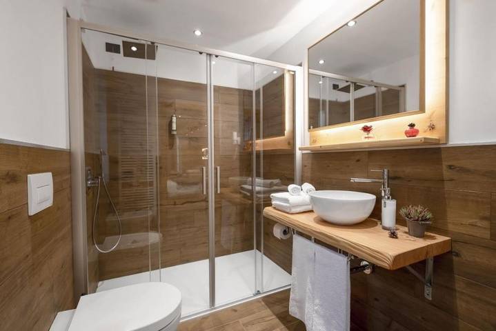 Hôtel pour 2 personnes, avec jacuzzi et sauna ainsi que piscine et jardin, animaux acceptés à Fai della Paganella - 2