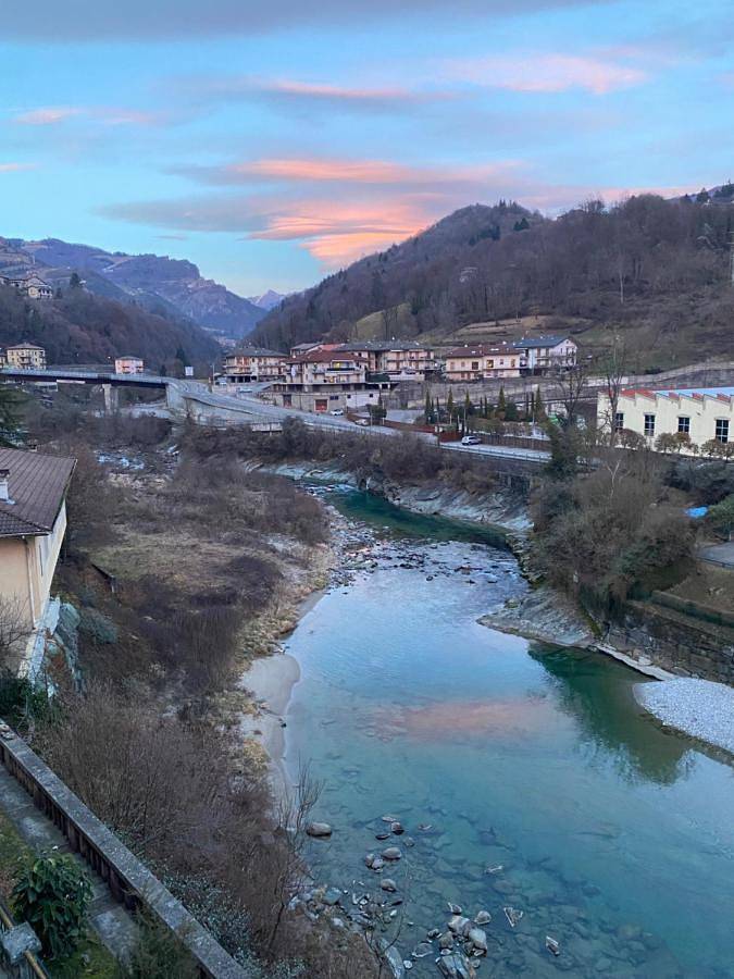 Gîte pour 2 personnes, avec vue et balcon, animaux acceptés à San Giovanni Bianco - 2