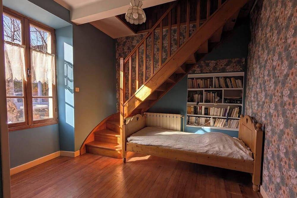 Maison en pierre typique in Ribes, Parc naturel régional des Monts d'Ardèche