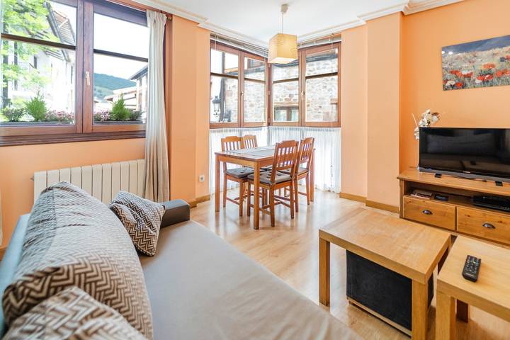 Apartamento para 6 personas, con Jardín en Valdezcaray
