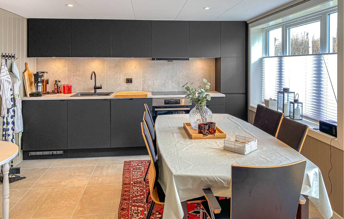 Ganze Ferienwohnung, Ferienwohnung für 4 Personen mit Garten in Sandøy, Nördliches Fjordnorwegen