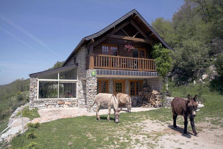 Gîte pour 6 personnes, avec balcon et jardin