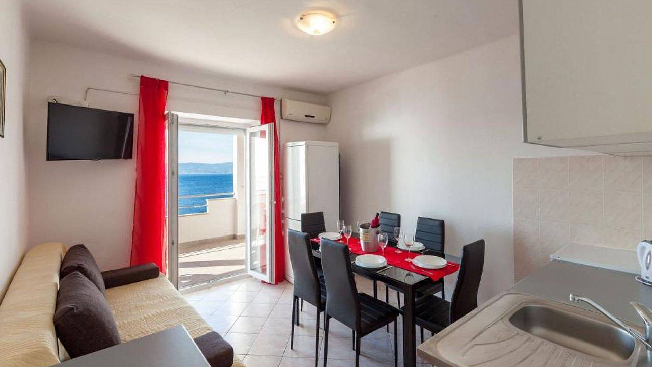 Ganze Ferienwohnung, Ferienwohnung für 6 Personen (60 m²) in Pisak in Pisak, Split-Dalmatien