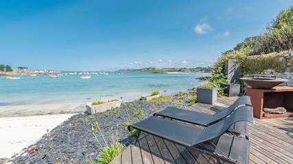 Gîte pour 12 personnes, avec terrasse ainsi que sauna et jardin dans Plage Koréjou