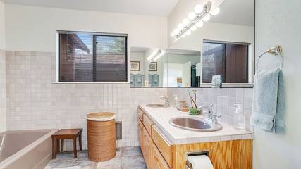 Vacation Home for 12 Guests in Guerneville, Russian River, Picture 3