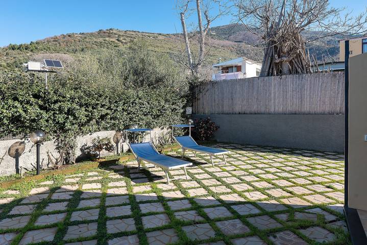 Casa Vacanza Annì with Wi-Fi and Air Conditioning in Vico Equense, Sorrento Coast
