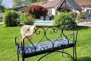 Gîte pour 13 personnes, avec piscine et terrasse ainsi que jacuzzi et sauna dans Eure-et-Loir