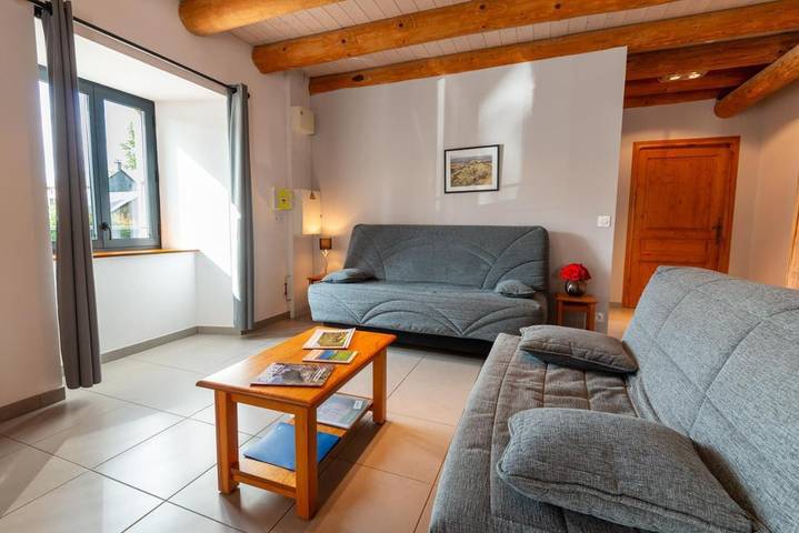 Location de vacances pour 10 personnes, avec terrasse, animaux acceptés dans Albaret-le-Comtal - 3