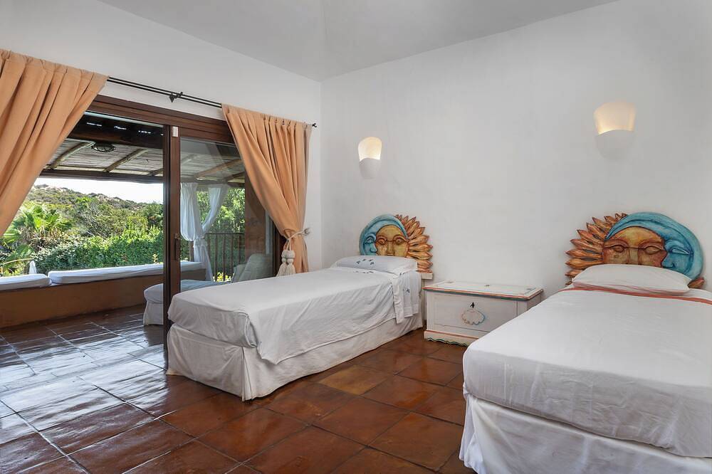 Villa with heated infinity pool at hole 18 of pevero golf club P. cervo in Cala di Volpe, Arzachena