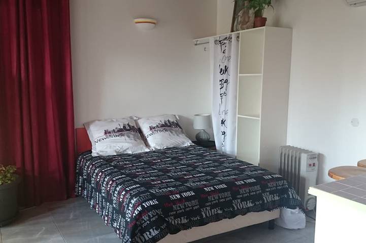 Ganze Wohnung, Großes unabhängiges Studio in privater Villa mit Garten, Swimmingpool, Whirlpool in Saint-Vallier-de-Thiey, Cannes und Umgebung