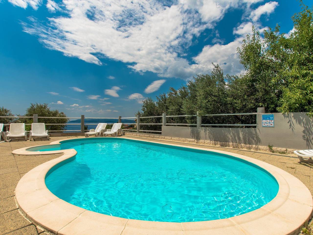 Ozzi mit privatem Pool in Makarska, Rivera de Makarska