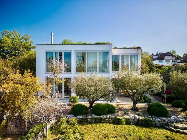 Cottage pour 6 personnes, avec jardin ainsi que vue sur le lac et terrasse à Préverenges