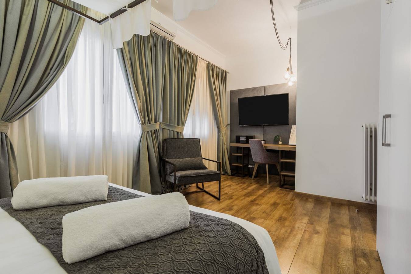 Dazzling Athens Apartment | 1 Bedroom | Apartment Sheele | Furnished Balcony Overlooking the City | Acropolis in Central Section of Athens, Athens