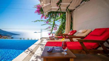 Villa pour 4 personnes, avec vue ainsi que jardin et piscine à Kalkan
