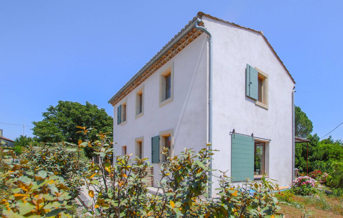 Charming 2-BR Apartment with Pool & Garden Near River and Restaurants in Grignan, Nyons region
