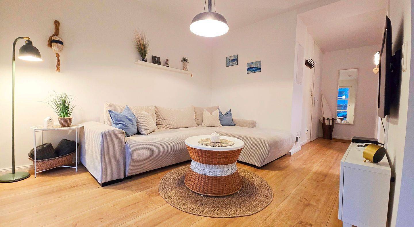 Ganze Wohnung, Ostsee Ferienwohnung Sprotte in 1. Reihe und mit Garten am Schönberger Strand in Schönberg, Südliche Ostseeküste
