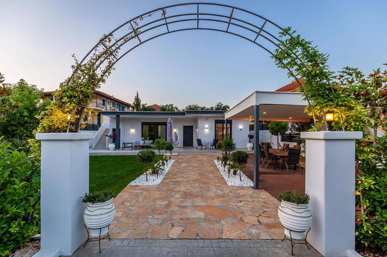 Ολόκληρο το διαμέρισμα, Three-Bedroom House in Άγιο Ιωάννη (Κέρκυρα), Κέρκυρα