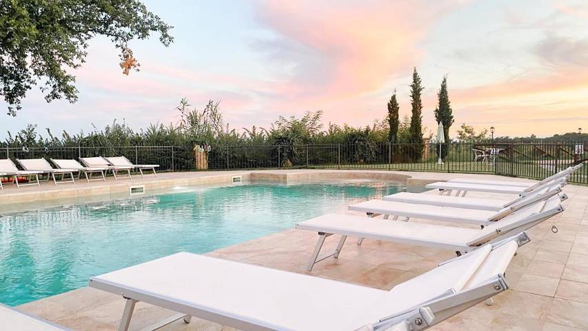 Casa vacanza per 6 persone, con panorama e piscina nonché giardino, con animali domestici in Vignale Monferrato