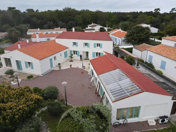 Holiday home for 16 people, with view and garden as well as pool - 1