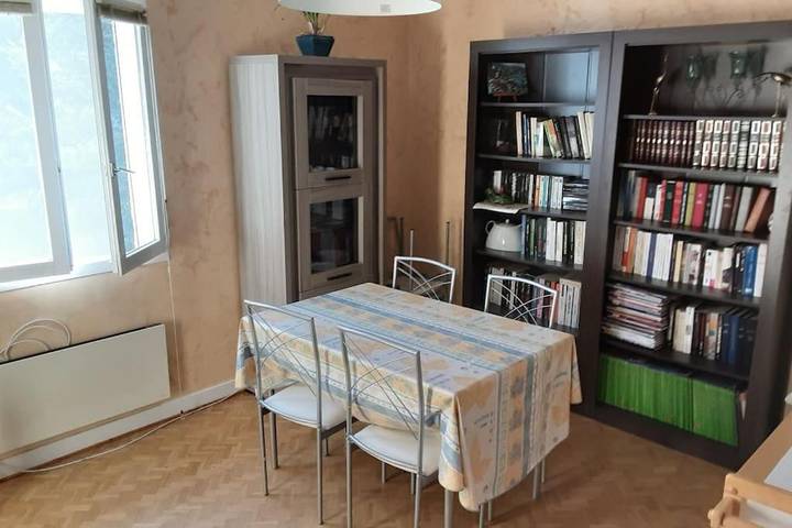 Gîte pour 3 personnes, avec vue et terrasse à Saint-Flour - 3