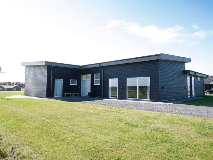 Ferienhaus für 18 Personen, mit Terrasse und Whirlpool sowie Sauna und Pool, kinderfreundlich in Dänemark
