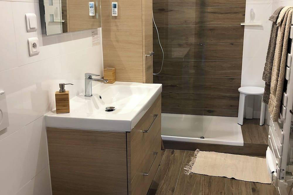 Rez de Chaussé de Chalet Avec Jardin, Calme et Proche du Village Pour 2 Adultes in Saint-Martin-Vésubie, Nizza und Umgebung