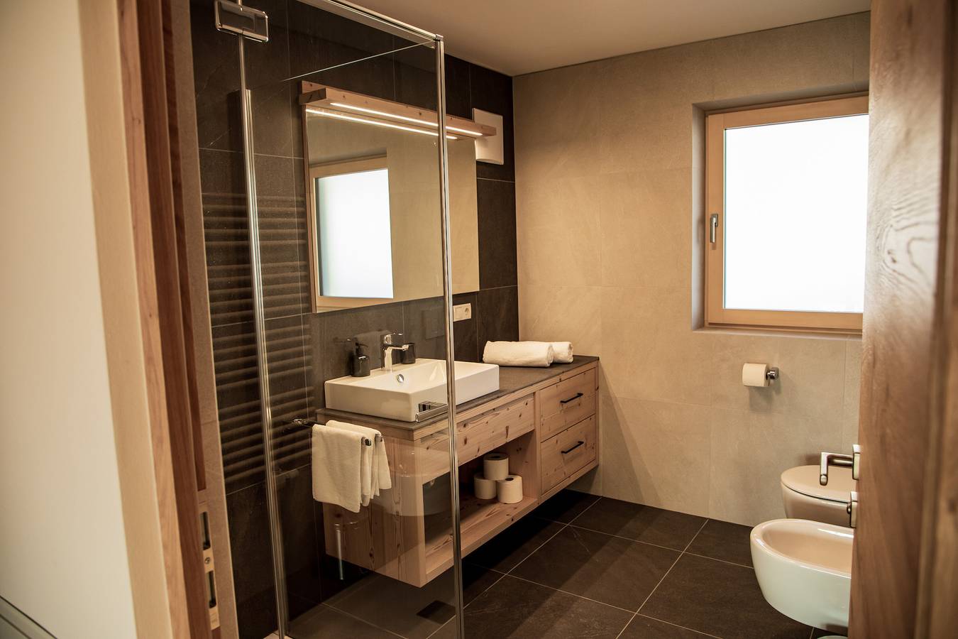 Appartamento intero, Appartamento di vacanza "Kieserhof Alm" con vista sulle montagne, terrazza privata e Wi-Fi in Terento, Dolomiti Superski