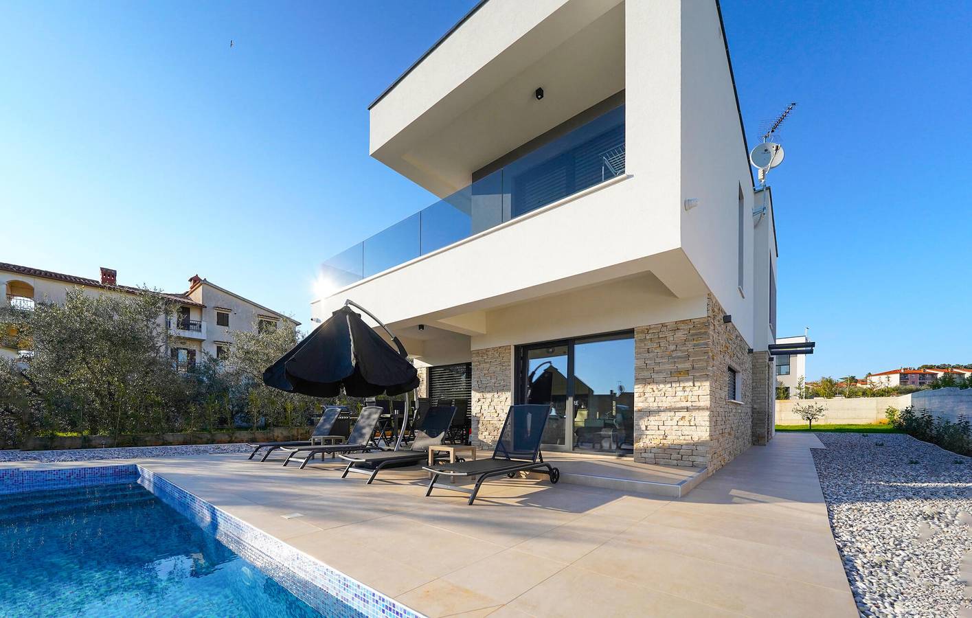 Charmantes Apartment mit Pool, Terrasse und WLAN in Vodnjan – in der Nähe des Stadtzentrums in Vodnjan, Grad Vodnjan