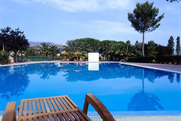Appartamento per 4 persone, con Balcone e Terrazza nonché Piscina a Sant'Andrea Apostolo dello Ionio