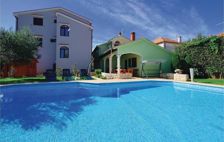 Ferienwohnung für 4 Personen, mit Terrasse und Pool, mit Haustier in Zadar (Kommun) - 2